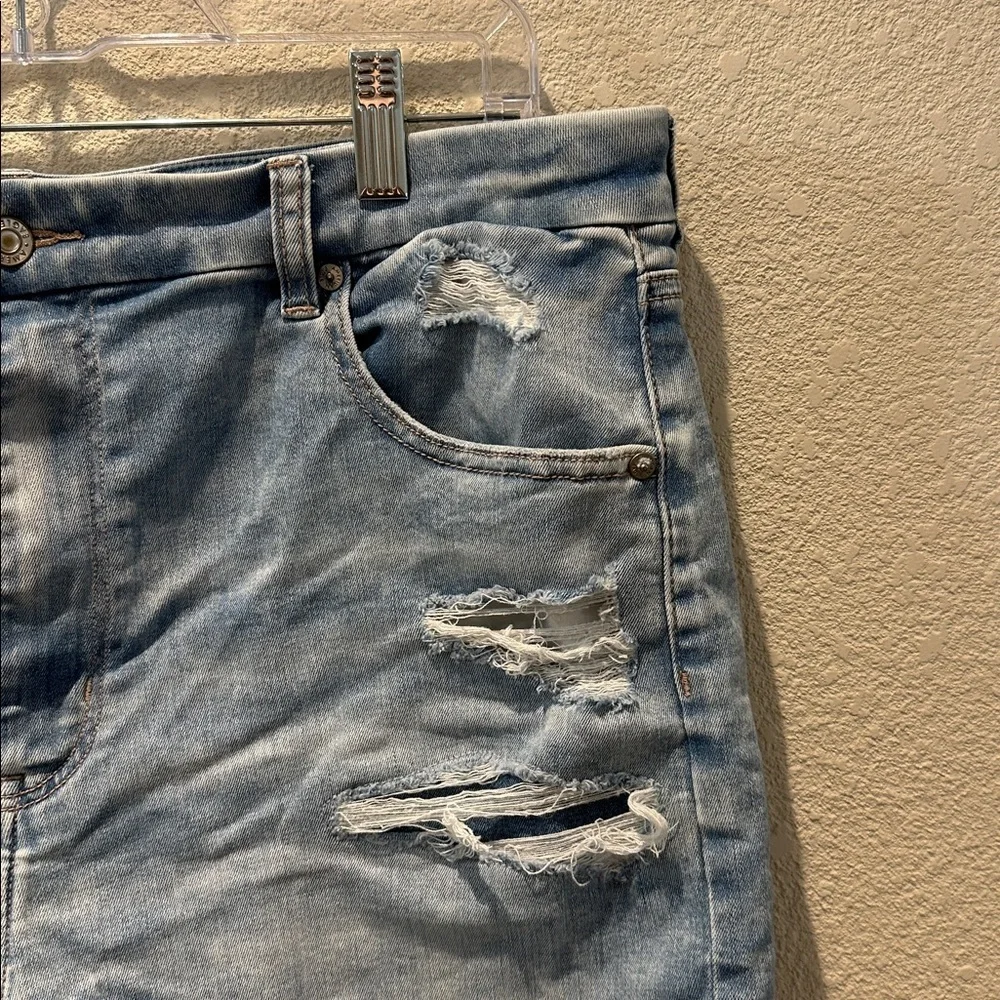 American Eagle Outfitters Light Blue Distressed Jean Shorts Size 18 - Picture 4 of 8